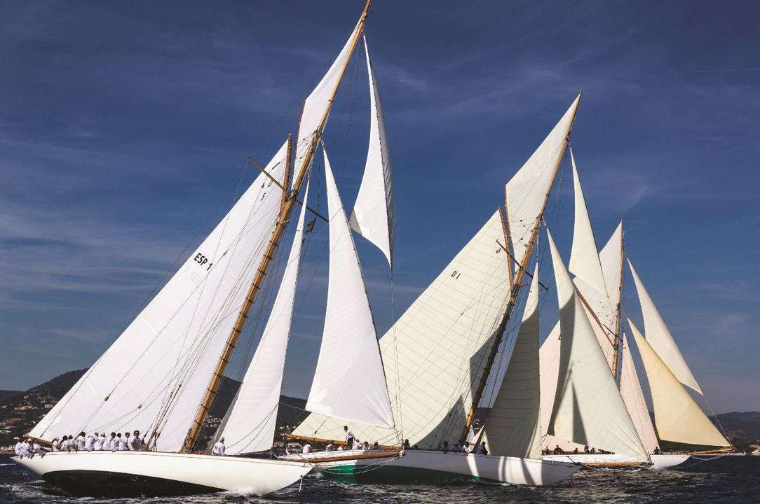 La II Regata de Los Castillos congrega 30 embarcaciones