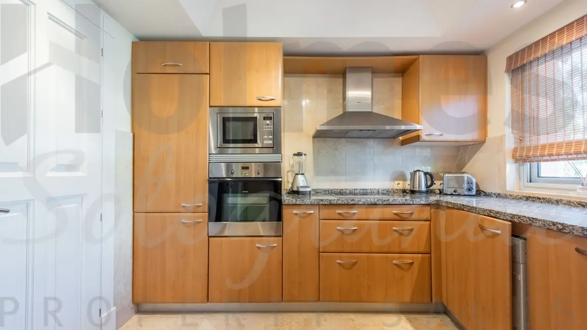 Ref: ROM-750 - Holmes Sotogrande