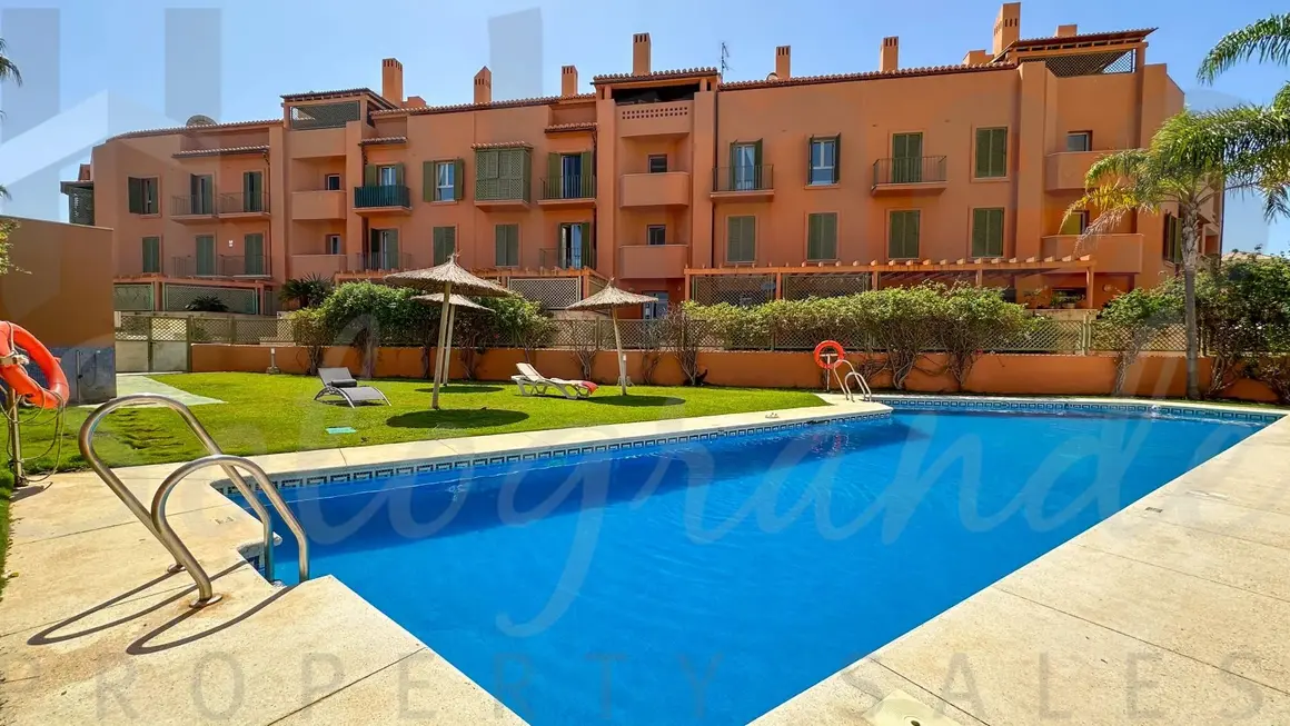 Ref: ROM-750 - Holmes Sotogrande