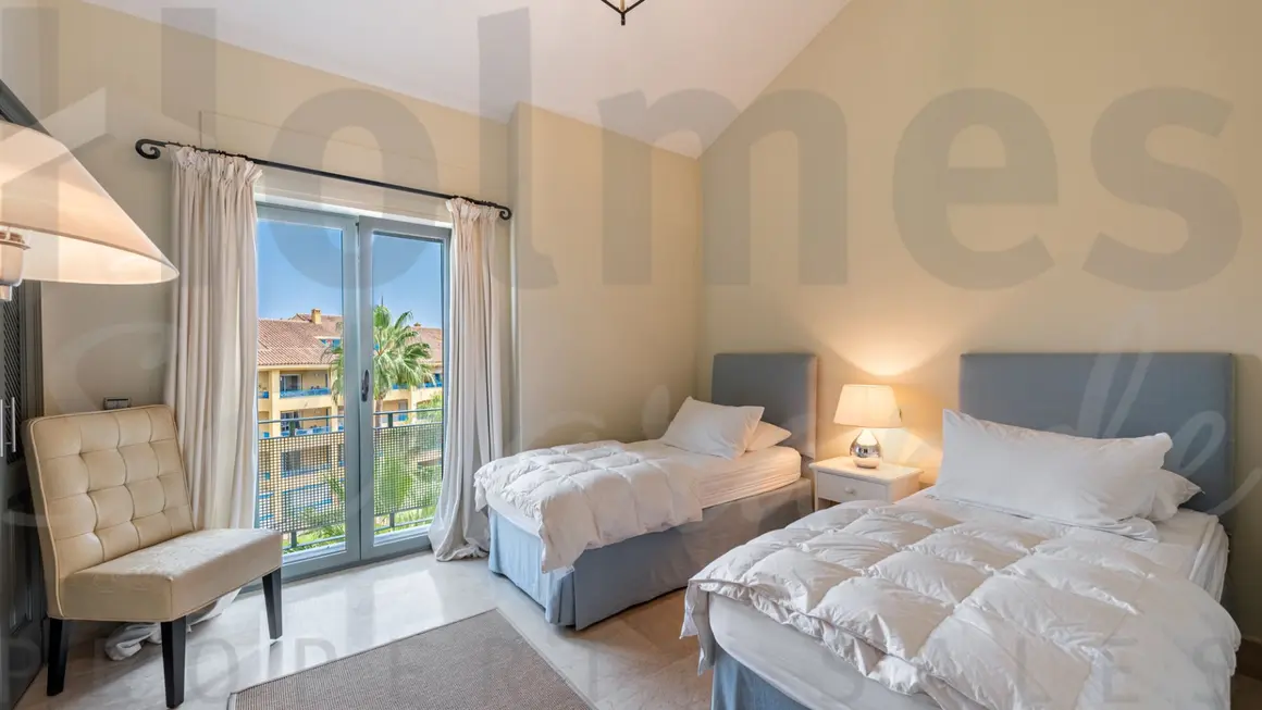 Ref: RIO-1033 - Holmes Sotogrande