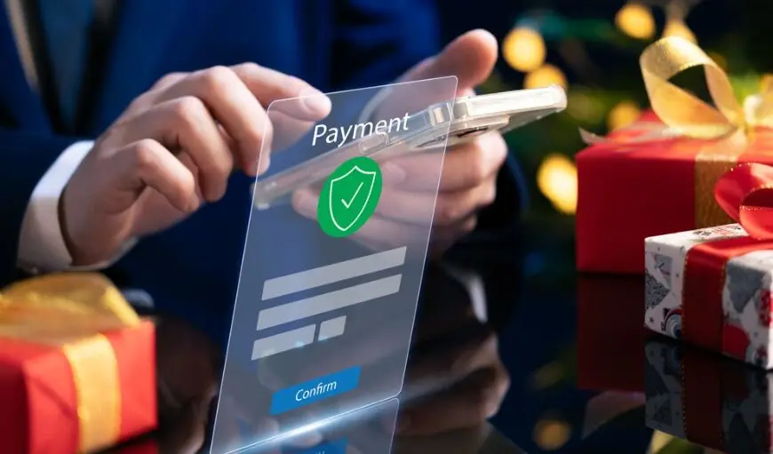 Holiday online shopping and digital commerce- Roman Shashko