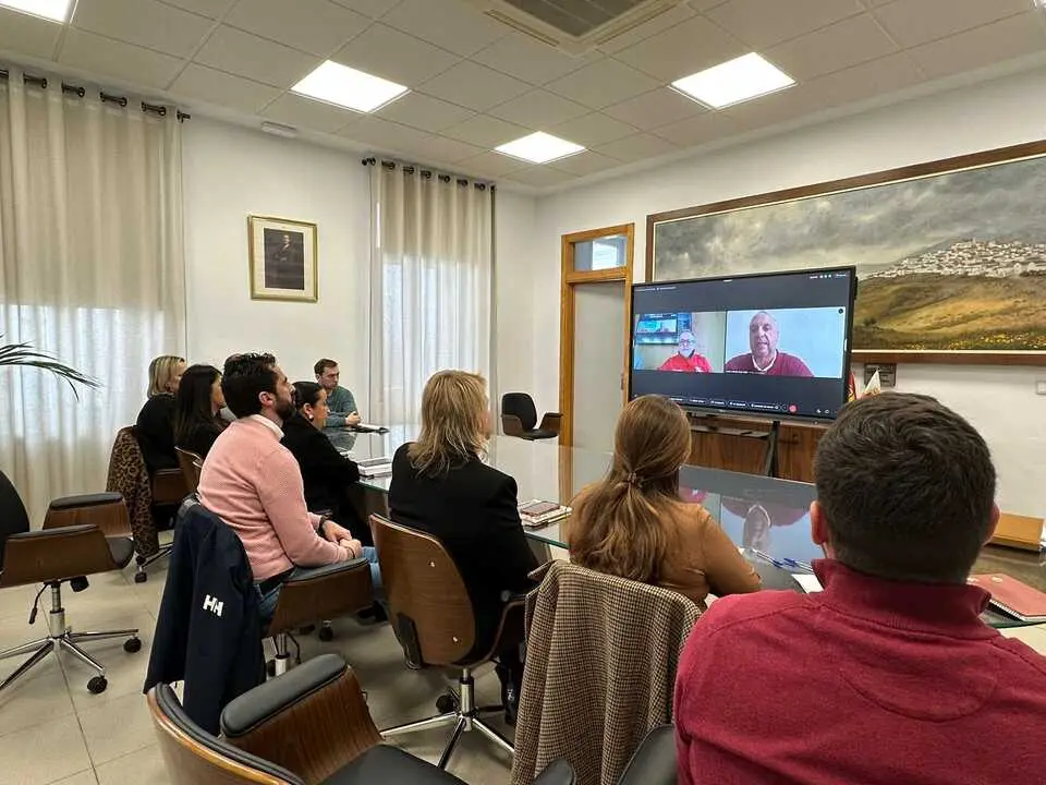 El primer edil sanroque&ntilde;o ofreci&oacute; el pasado viernes una rueda de prensa por videoconferencia