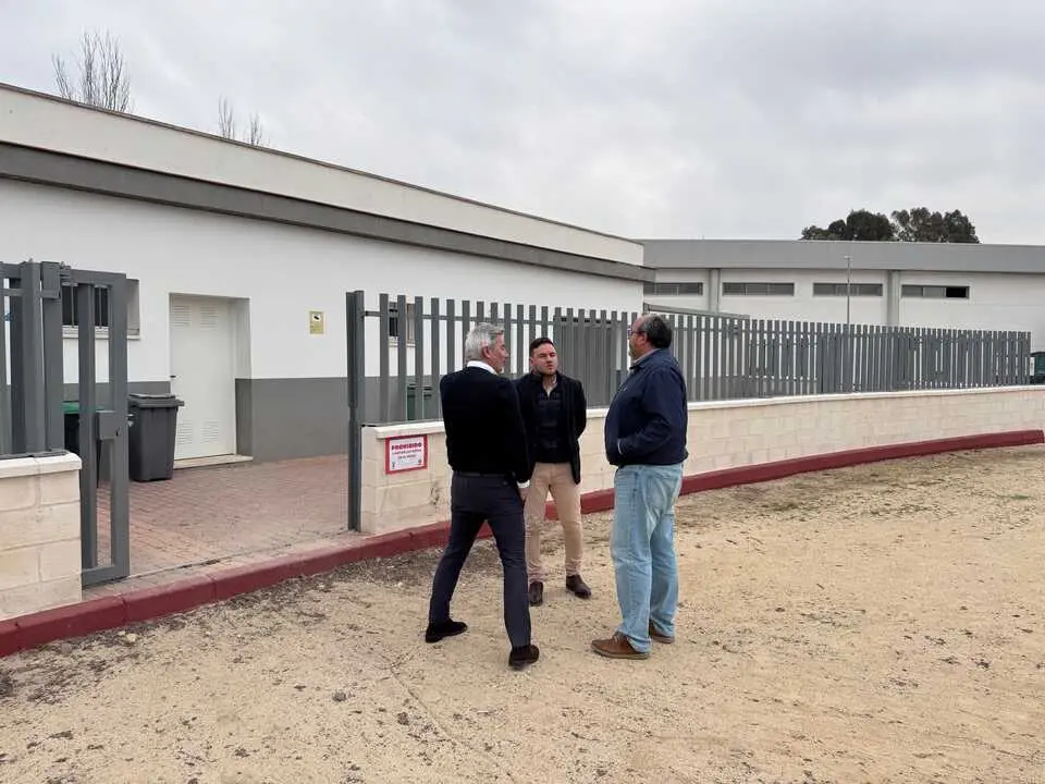 Nuevo cerramiento en el campo de rugby de Pueblo Nuevo.