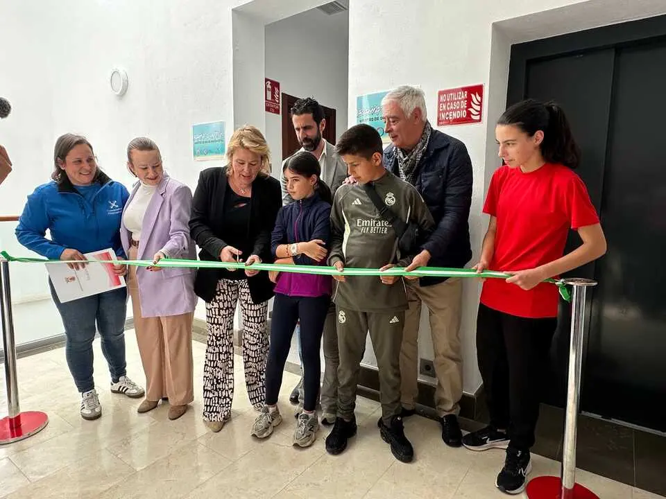 Inauguraci&oacute;n en el Edificio La Rosaleda del centro de ocio juvenil Bah&iacute;a-Contigo, el pasado viernes 10 de abril.