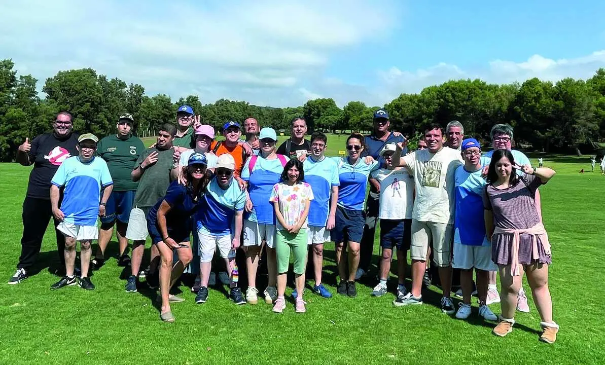 El Club de Golf La Ca&ntilde;ada impulsa desde hace a&ntilde;os su escuela de golf adaptado, un proyecto referente en Andaluc&iacute;a que convierte el deporte en un espacio de inclusi&oacute;n, superaci&oacute;n y convivencia.