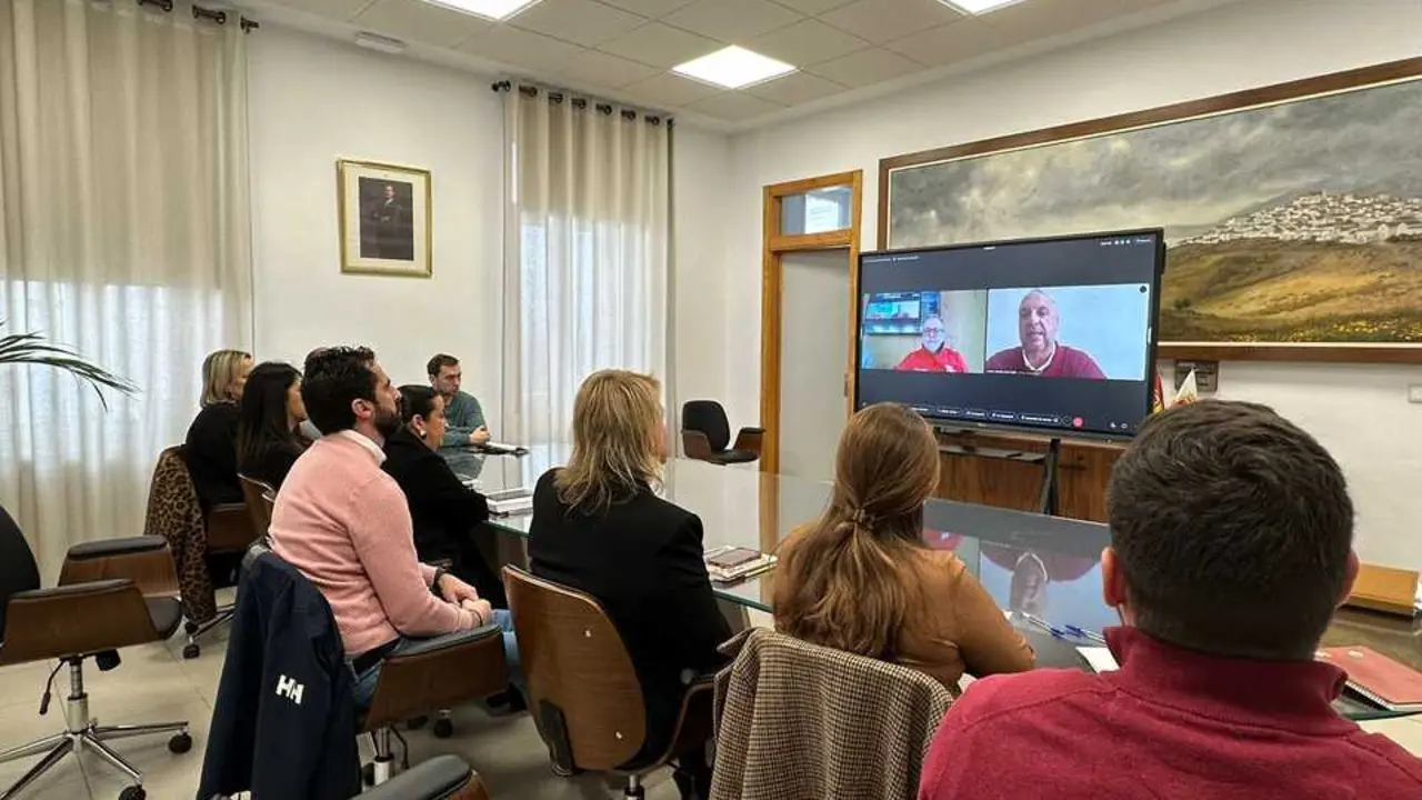 El primer edil sanroque&ntilde;o ofreci&oacute; el pasado viernes una rueda de prensa por videoconferencia