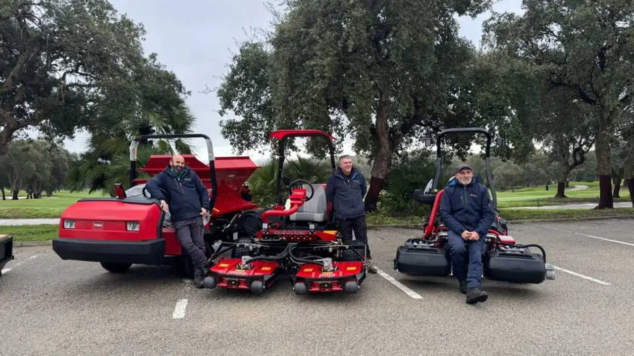 La marca Toro, a trav&eacute;s de su distribuidor Riversa, ha realizado recientemente la entrega de nueva maquinaria a San Roque Golf & Resort.