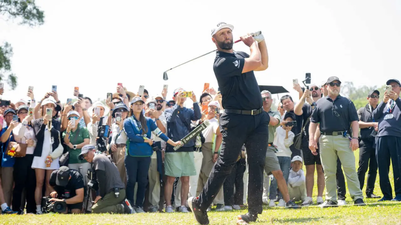Jon Rahm se reencuentra con la victoria en su semana m&aacute;s medi&aacute;tica.