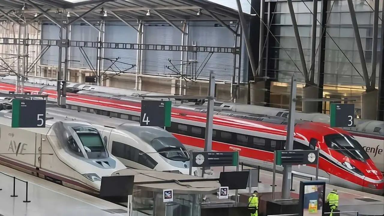 Adif restablecer&aacute; la circulaci&oacute;n directa de alta velocidad entre M&aacute;laga y Madrid el pr&oacute;ximo 30 de abril a las 12:00 horas - &copy; Javier Albi&ntilde;ana.