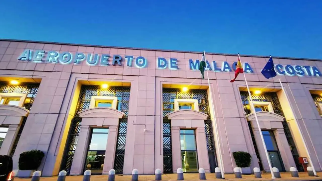 Fachada del Aeropuerto de M&aacute;laga-Costa del Sol.