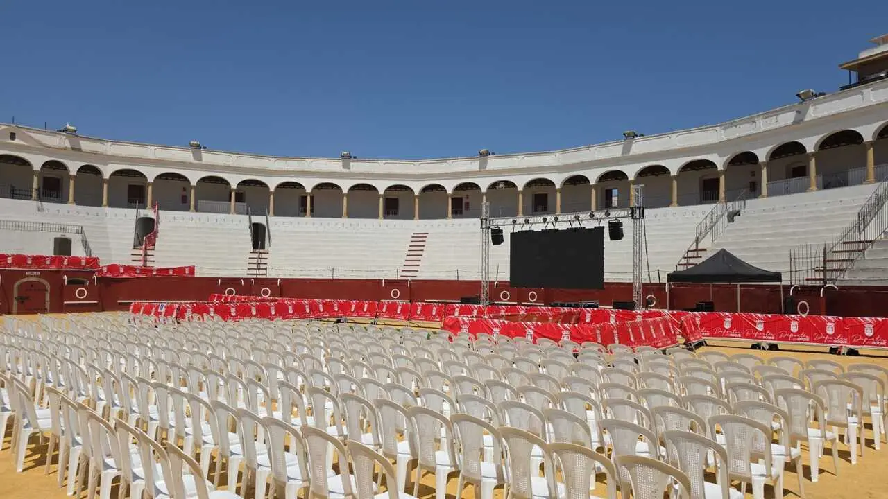 Pantalla gigante en la Plaza de Toros de San Roque