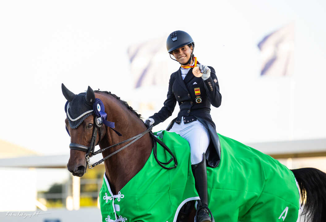 Andrea Bronce por Equipos