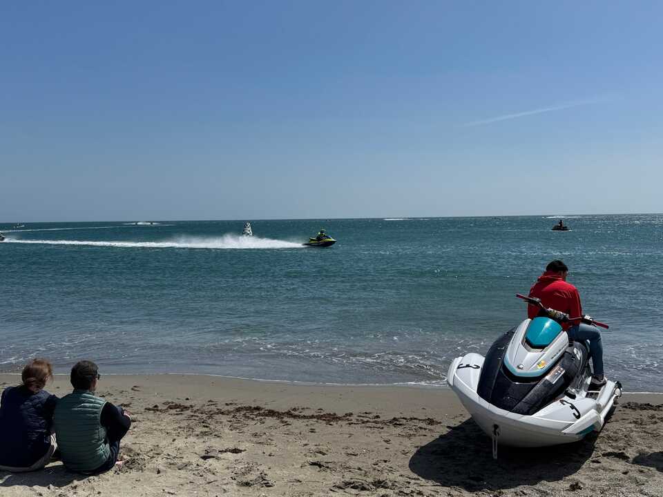 Este evento reunió a algunos de los mejores pilotos del panorama nacional y autonómico, convirtiéndose en una cita clave dentro del calendario oficial de la motonáutica.
